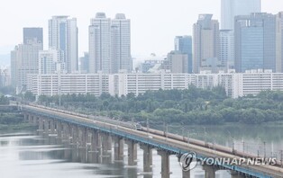 Population mobility falls in June amid property market slump