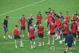 팀 K리그와 대결 앞둔 AT 마드리드, 폭우에도 끊임없는 '맹훈련'