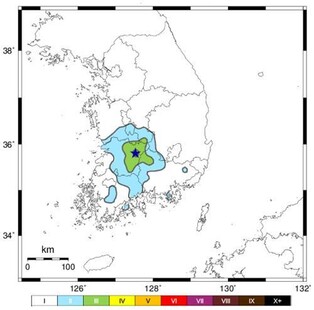 (LEAD) 3.5 magnitude quake strikes North Jeolla Province: weather agency