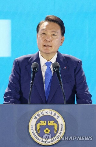 Yoon's approval rating bounces back to 37.3 pct after falling for 3 consecutive weeks