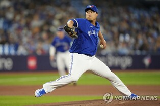 류현진, 올라오지 않은 구속·장타에 고전…5이닝 버틴 건 수확