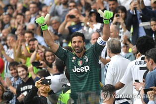 '거미손' 부폰, 45세에 현역 은퇴…사우디 러브콜 거절