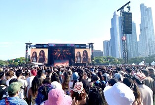 美언론 "뉴진스 공연 인산인해…오후 5시대 공연으론 최다 인파"