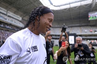 호나우지뉴 등 축구 레전드 4명 방한…유소년 클리닉 진행