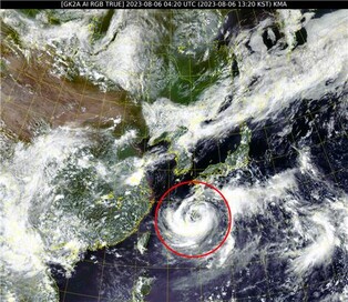 (LEAD) Typhoon Khanun poised to hit S. Korea's southeastern region this week