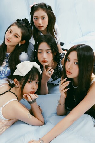 뉴진스 "'빌보드 200' 1위 비현실적…전 세계 버니즈에 감사"