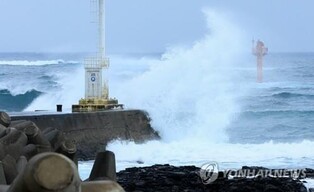 (5th LD) S. Korea braces for powerful Typhoon Khanun