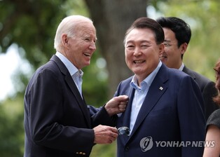 (LEAD) Yoon, Biden agree to closely cooperate to strengthen credibility of U.S. extended deterrence