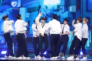 '데뷔 직후 1위' 대형 신인 속속…불꽃경쟁 속 양극화도 심화