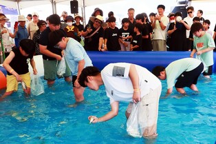 사천 '삼천포항 전어축제' 성황리 마무리…7만명 방문