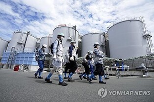 (LEAD) Radiation levels of S. Korean seawater within safe range after Fukushima release: Seoul gov't