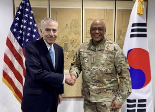 Chief of U.S. Strategic Command visits S. Korea amid joint military drills
