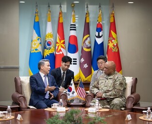 (2nd LD) Chief of U.S. Strategic Command visits S. Korea amid joint military drills