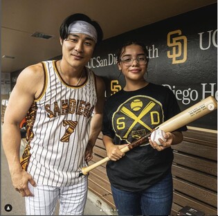 김하성, MLB서 처음으로 친 만루 홈런공 돌려받아