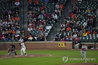 MLB, 가을에도 '피치 클록' 시행…경기 시간 25분 단축 효과