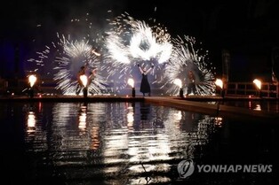 '초록빛 군무' 제27회 무주반딧불축제 개막…"무주로 힐링 여행"