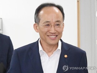 S. Korea sees little impact from China's real estate crisis: minister