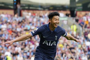 손흥민, EPL 공식 베스트11…전방엔 또 '해트트릭 삼총사'