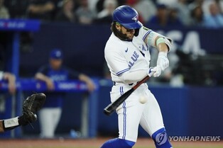 토론토 포수 잰슨 손가락 수술…비셋은 복귀해 2안타 2타점