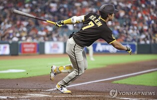 김하성, 시즌 131안타로 MLB 단일시즌 개인 기록 경신