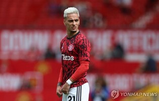 그린우드 보낸 맨유, 데이트 폭력 혐의 안토니 전력서 배제