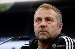 '일본에 1-4 완패' 독일 축구대표팀 플리크 감독 전격 경질(종합)