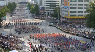 S. Korea to stage large-scale military parade in Seoul for 1st time in decade