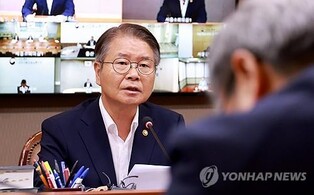 Labor minister asks rail workers to call off general strike plan