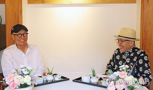 Korea and Japan can get closer through food, say cartoonists