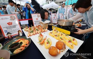 [현장] 수도권 최대 수산물 축제장 활기…상인들 '안도'