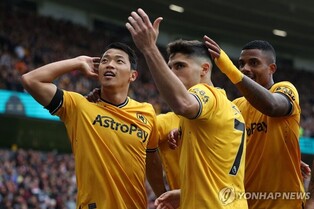 EPL 울버햄프턴 황희찬, 리버풀 상대 리그 3호 골…팀은 역전패(종합)