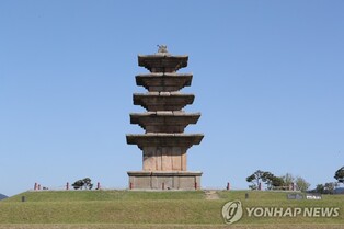추석 연휴 첫날 익산 백제왕궁에서 '소원등 날리기' 행사