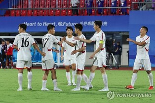 (LEAD) (Asiad) N. Korea beat Kyrgyzstan for 2nd straight win in men's football, inch closer to knockouts