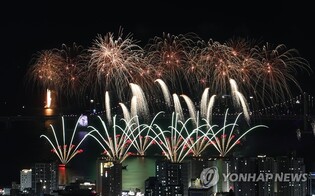 5인 좌석에 100만원…부산불꽃축제 바가지에 상인도 뿔났다