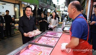 [동정] 농식품장관, 전통시장서 추석 성수품 수급상황 점검