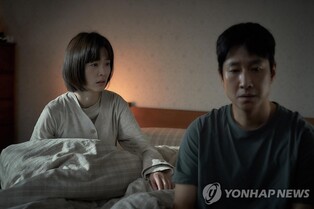 [박스오피스] '잠', '가문의 영광 6' 도전 막아내고 1위 수성