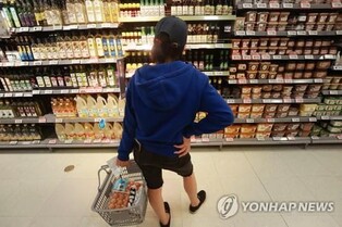 Consumer sentiment hits 4-month low in Sept. amid slowdown woes