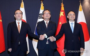 (3rd LD) S. Korea, China, Japan agree to hold tripartite summit at 'earliest convenient time'