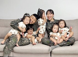 "군사작전보다 힘들지도"…다섯쌍둥이의 '시끌벅적' 귀성길