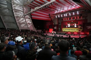 "청도 반시 먹으며 코미디 감상"…청도 반시·코미디 축제