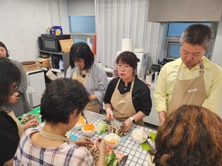 (Yonhap Feature) Cooking classes for single-person households bring room for friendships ahead of Chuseok