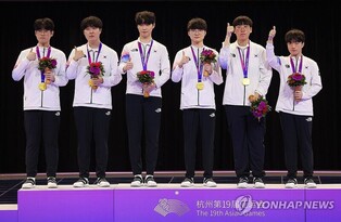 (LEAD) (Asiad) S. Korea wins gold in League of Legends competition; Faker tops podium