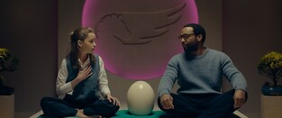 사람 대신 기계가 아이를 낳아준다면…영화 '팟 제너레이션'