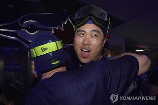 류현진, MLB 잔류 희망설 '솔솔'…내년에도 빅리그서 뛰나