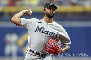 2022년 사이영상 수상자 알칸타라 팔꿈치 수술…2024시즌 아웃