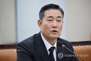 New defense minister vows to sternly respond to N.K. threats, bolster alliance with U.S.