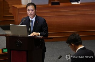 Unification ministry says to monitor conditions to resume humanitarian aid to N. Korea