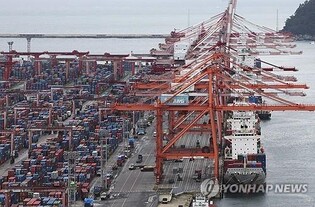 (LEAD) S. Korea logs current account surplus for 4th month in August