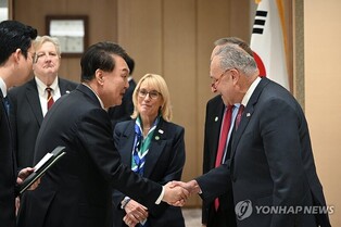 (LEAD) Yoon, U.S. senators condemn Hamas attack on Israel