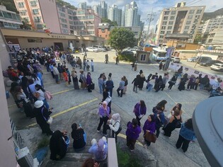 "2시간 기다려도 괜찮아요"…BTS 지민 생일에 부친 카페 장사진